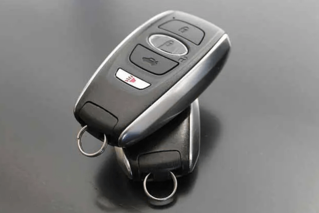 double de clé de voiture avec télécommande